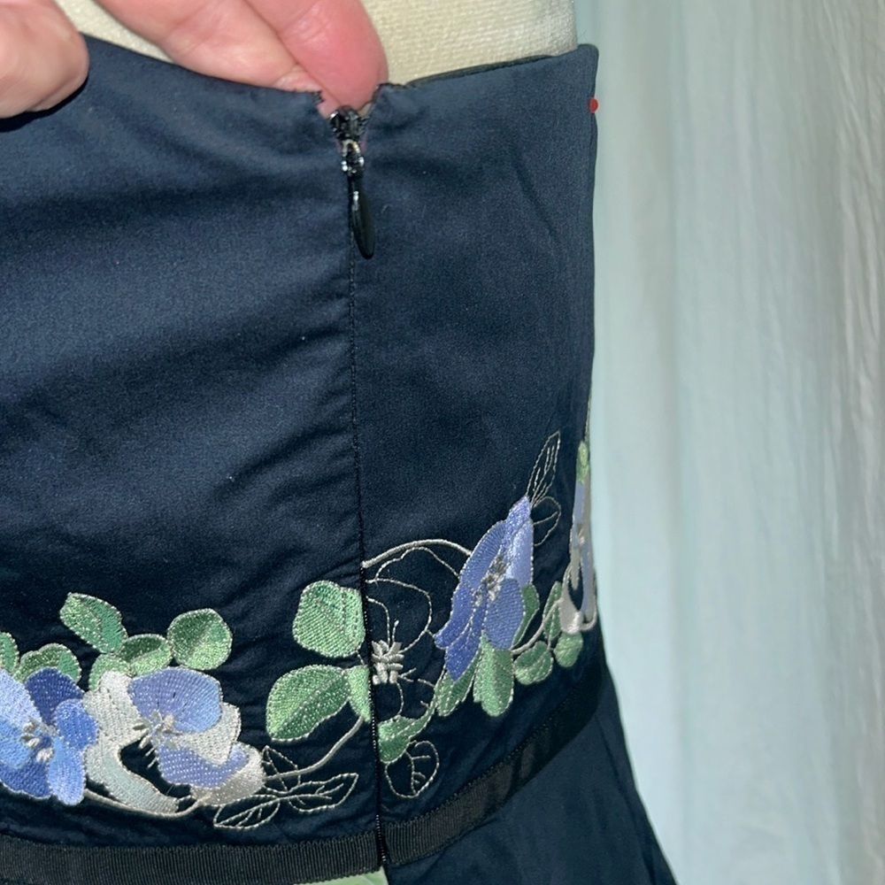 Loft: Beautiful, Navy Blue w/ Floral Print Strapless Dress: Size 8 - Picture 4 of 9